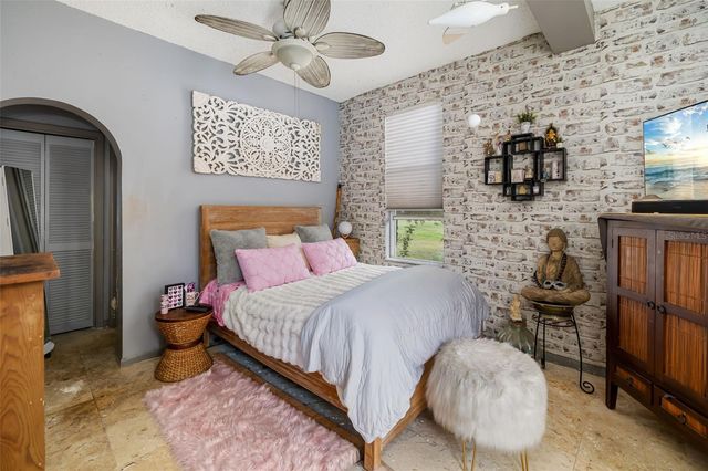 4149 ESCONDITO CIRCLE, Sarasota, FL 34238