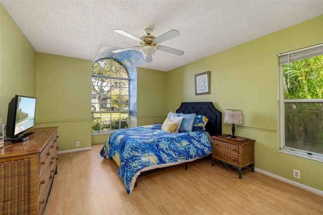 4149 ESCONDITO CIRCLE, Sarasota, FL 34238