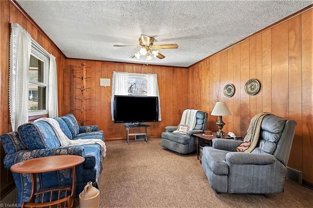 154 Melody Lane, Thomasville, NC 27360