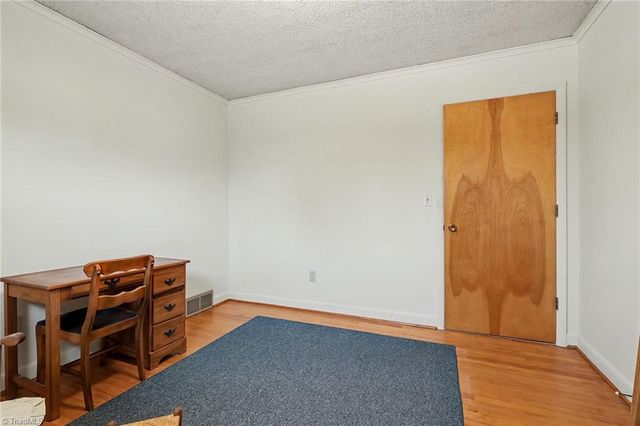 154 Melody Lane, Thomasville, NC 27360