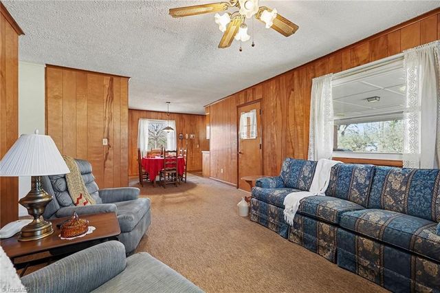 154 Melody Lane, Thomasville, NC 27360