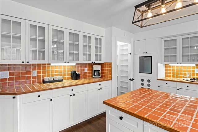 1476 New Market Road, Tryon, NC 28782