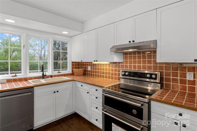 1476 New Market Road, Tryon, NC 28782