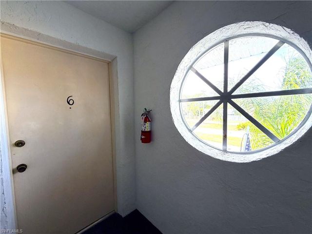 7050 Nantucket CIR 6, North Fort Myers, FL 33917