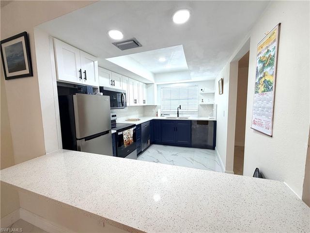 7050 Nantucket CIR 6, North Fort Myers, FL 33917