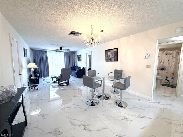 7050 Nantucket CIR 6, North Fort Myers, FL 33917
