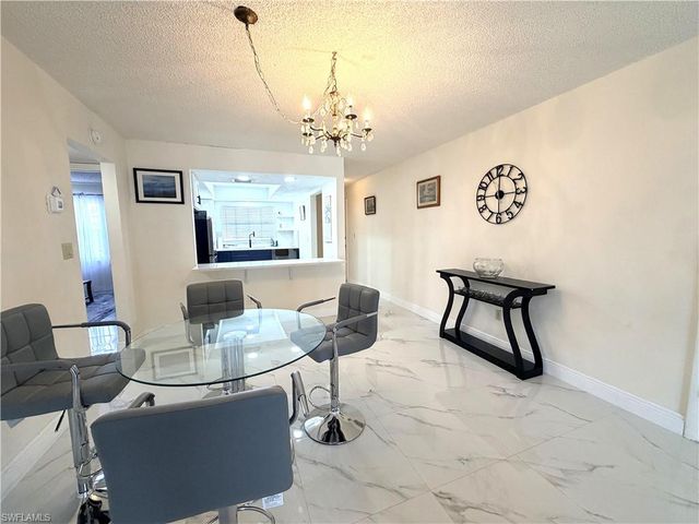 7050 Nantucket CIR 6, North Fort Myers, FL 33917