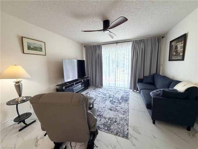 7050 Nantucket CIR 6, North Fort Myers, FL 33917