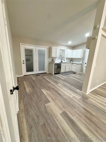 433 W Austin Street, Broken Arrow, OK 74011