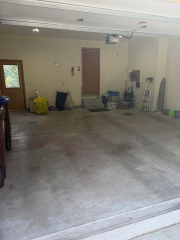 602 Ridge Point Dr, Mulvane, KS 67110