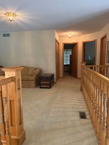 602 Ridge Point Dr, Mulvane, KS 67110