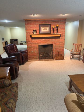 602 Ridge Point Dr, Mulvane, KS 67110