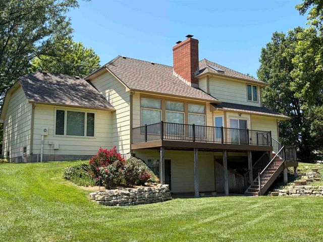 602 Ridge Point Dr, Mulvane, KS 67110