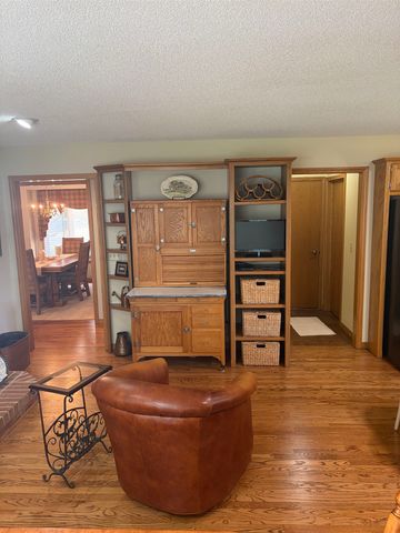 602 Ridge Point Dr, Mulvane, KS 67110