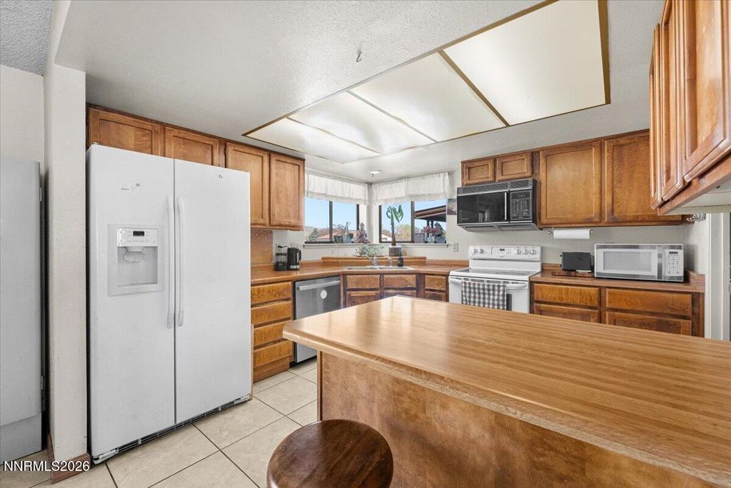 Image 15 of property listing at 450 Omni Drive, Sparks, NV 89441