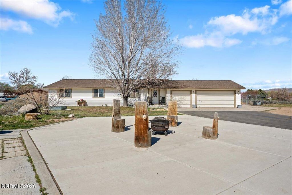 Image 2 of property listing at 450 Omni Drive, Sparks, NV 89441