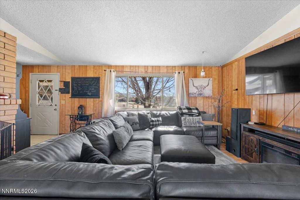 Image 7 of property listing at 450 Omni Drive, Sparks, NV 89441