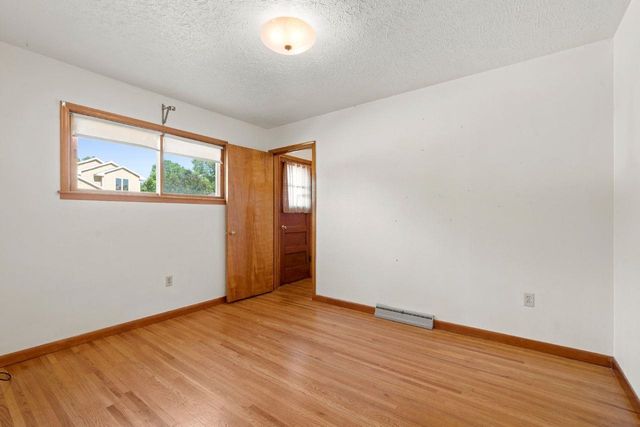 2116 5th Ave NW, Minot, ND 58703
