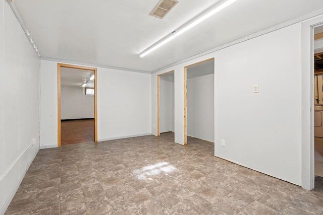 2116 5th Ave NW, Minot, ND 58703
