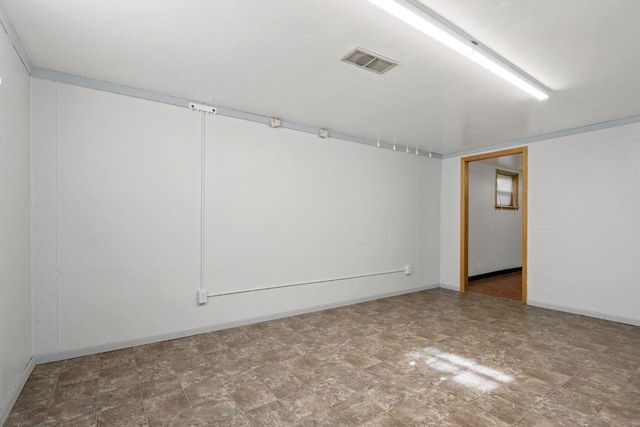2116 5th Ave NW, Minot, ND 58703