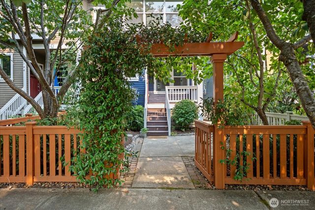 4148 29th Avenue S, Seattle, WA 98108