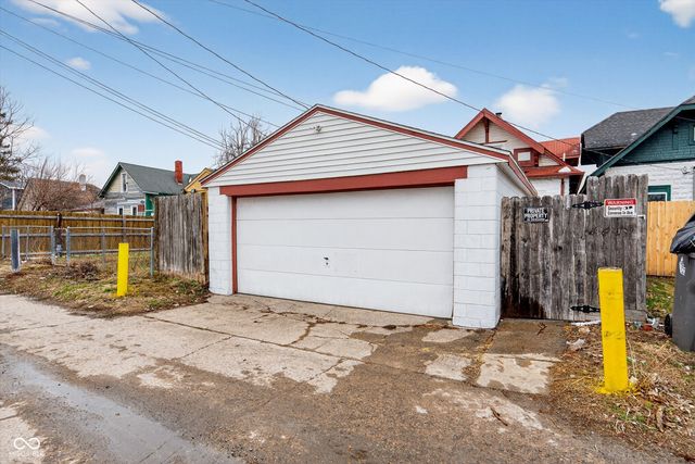 71 Schiller Street, Indianapolis, IN 46225