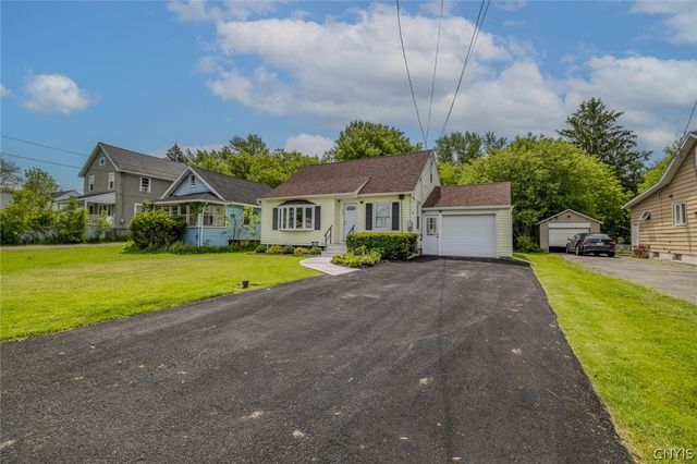 321 Brookfield Road, Salina, NY 13211