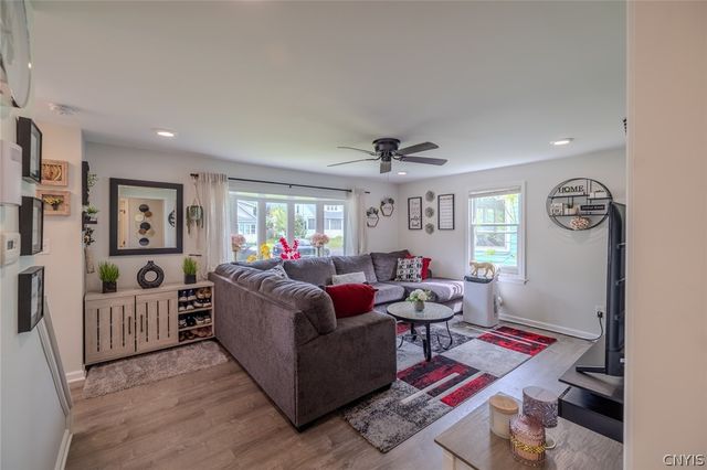 321 Brookfield Road, Salina, NY 13211