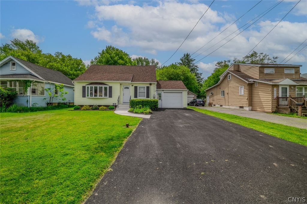 321 Brookfield Road, Salina, NY 13211