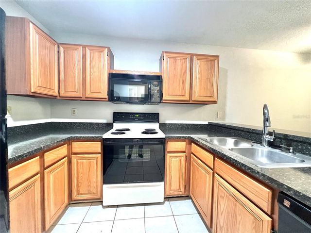 81 SE 16TH AVENUE D101, Gainesville, FL 32601
