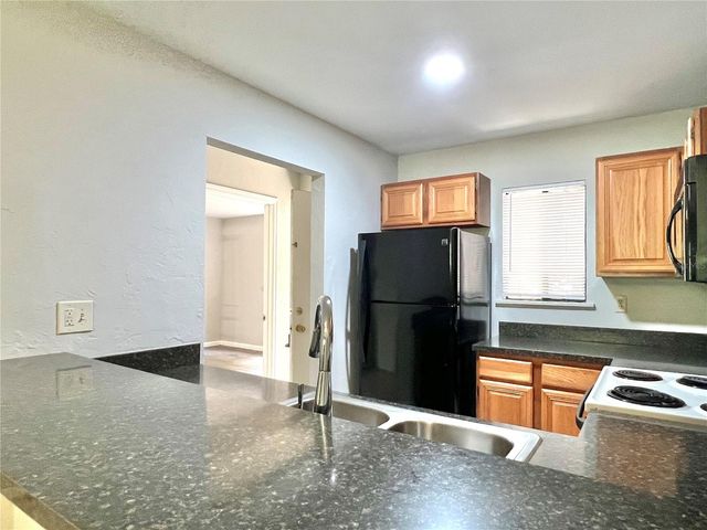 81 SE 16TH AVENUE D101, Gainesville, FL 32601