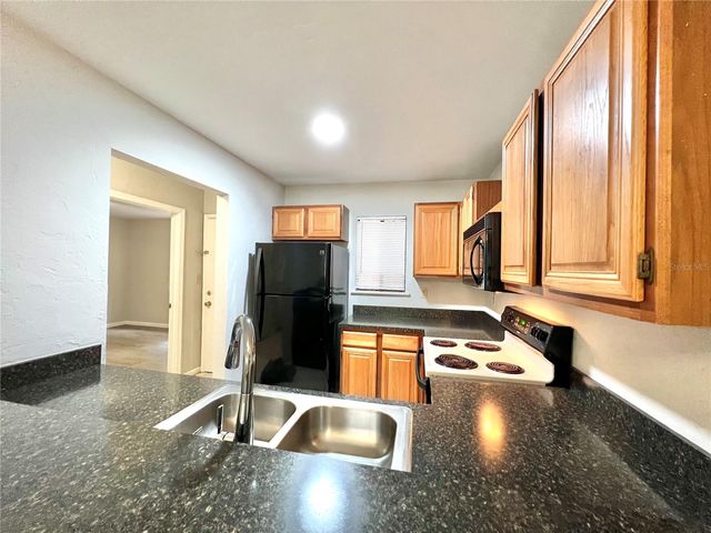 81 SE 16TH AVENUE D101, Gainesville, FL 32601