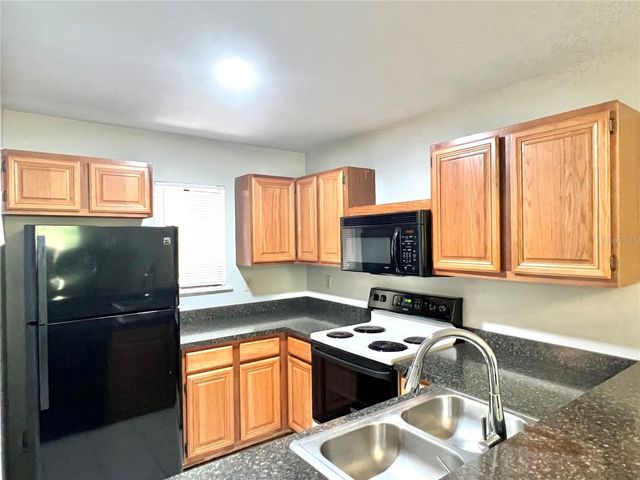 81 SE 16TH AVENUE D101, Gainesville, FL 32601
