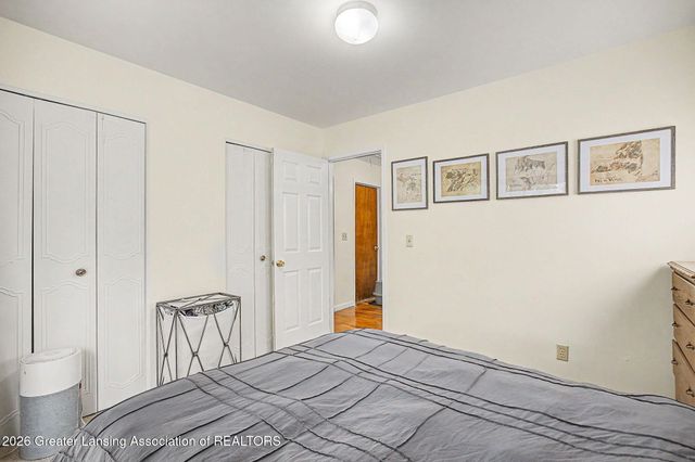 2600 Darien Drive, Lansing, MI 48912