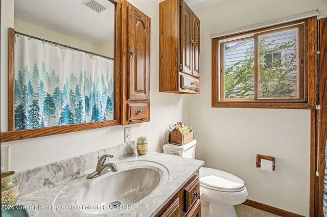 2600 Darien Drive, Lansing, MI 48912