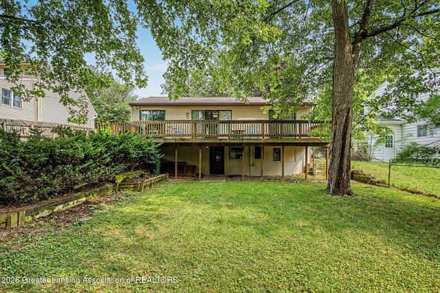 2600 Darien Drive, Lansing, MI 48912