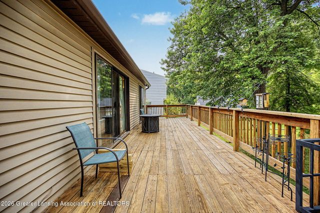 2600 Darien Drive, Lansing, MI 48912
