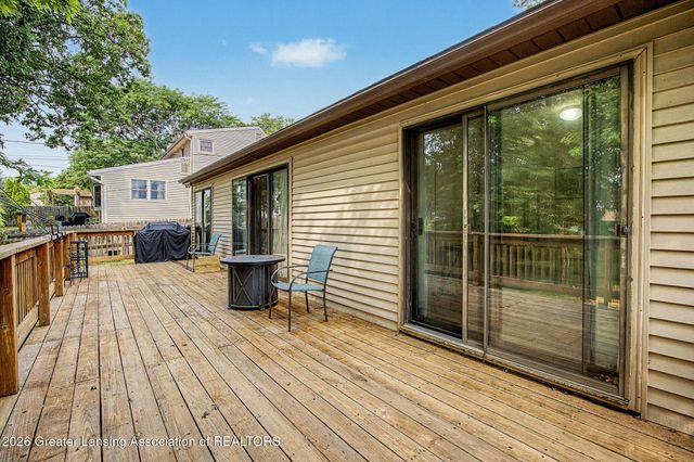 2600 Darien Drive, Lansing, MI 48912