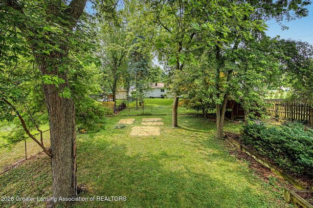 2600 Darien Drive, Lansing, MI 48912