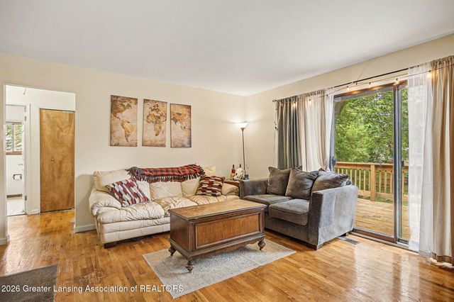 2600 Darien Drive, Lansing, MI 48912