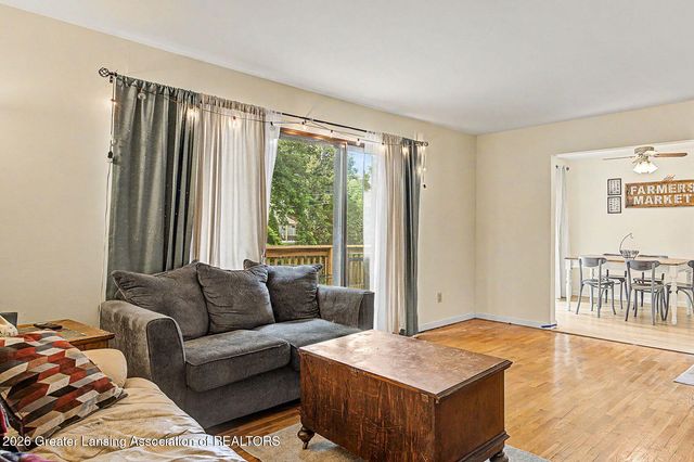 2600 Darien Drive, Lansing, MI 48912