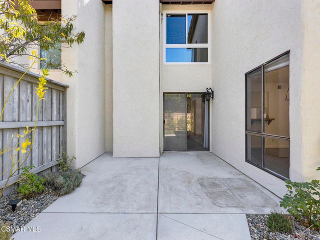 833 Shadow Lake Drive, Thousand Oaks, CA 91360