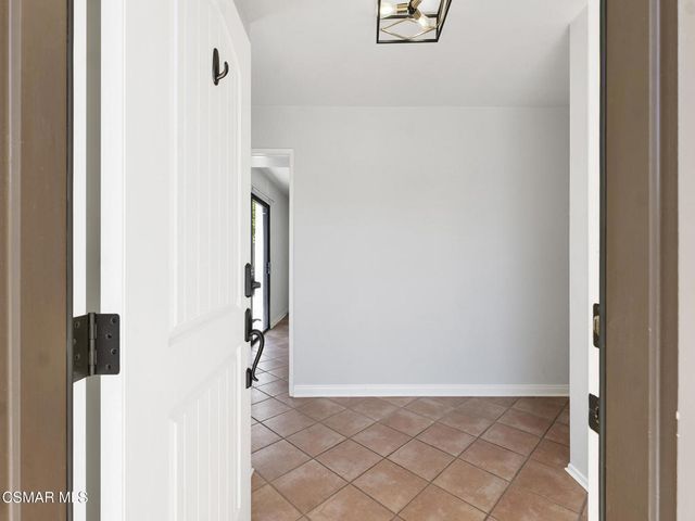 833 Shadow Lake Drive, Thousand Oaks, CA 91360