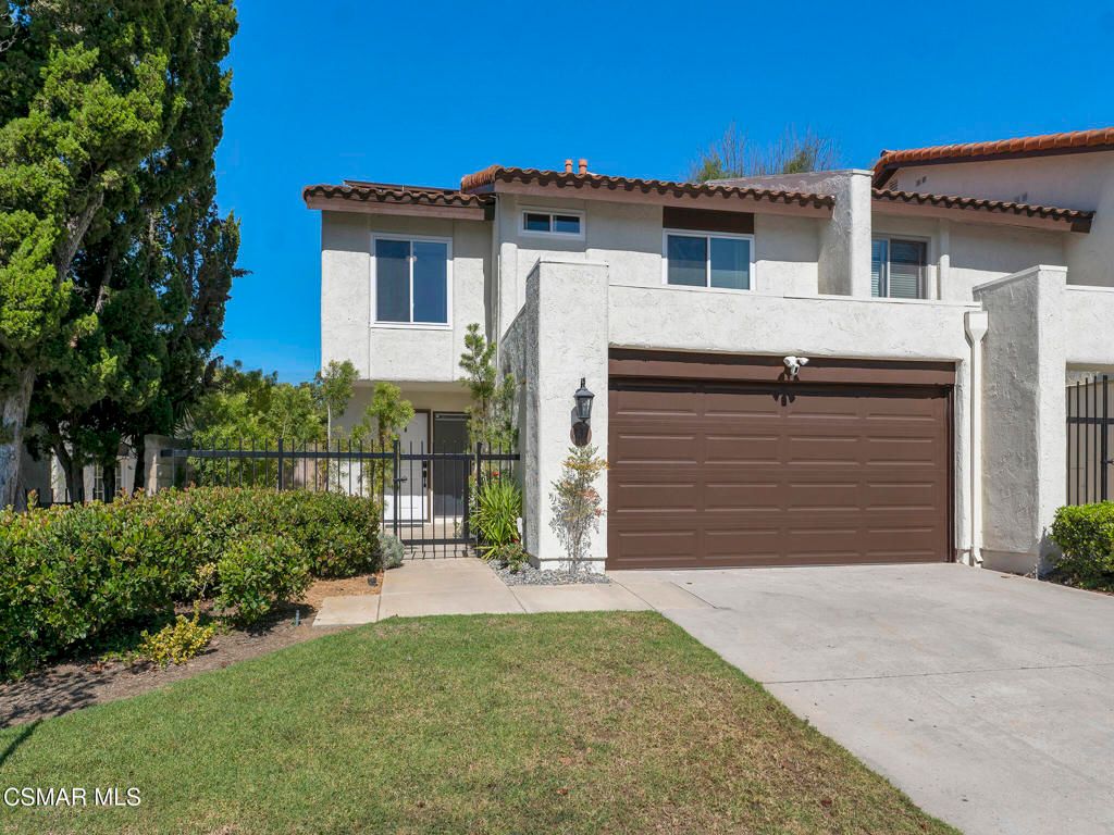 Image 1 of property listing at 833 Shadow Lake Drive, Thousand Oaks, CA 91360
