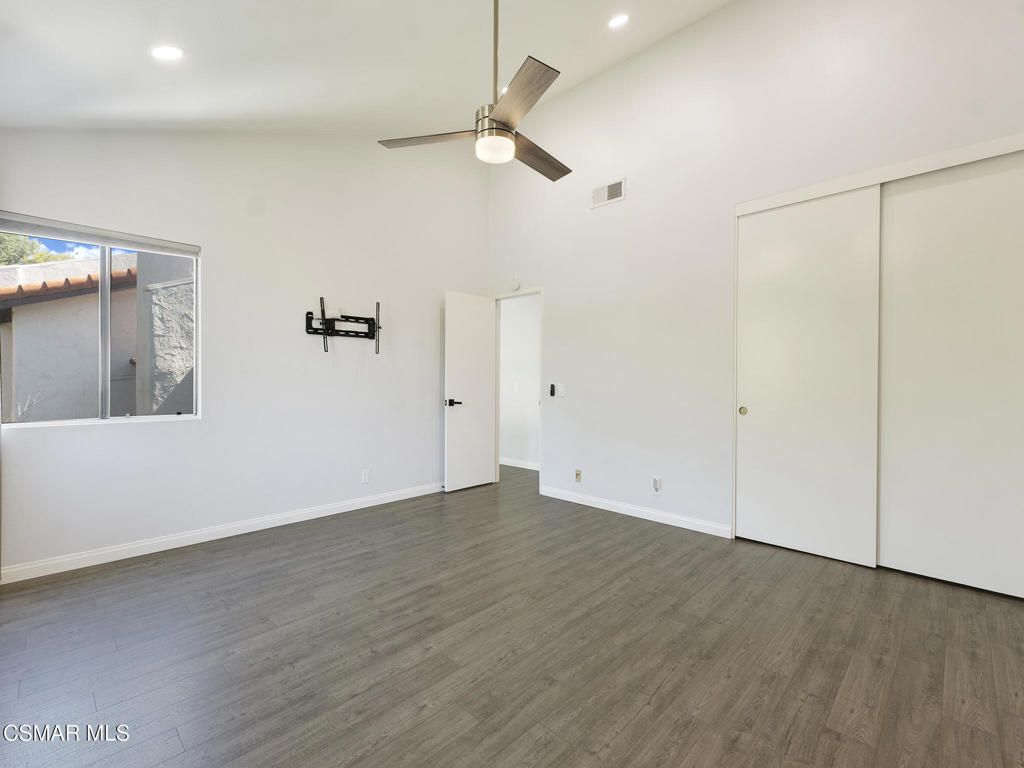 Image 22 of property listing at 833 Shadow Lake Drive, Thousand Oaks, CA 91360