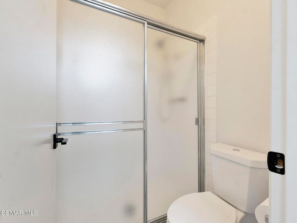 Image 25 of property listing at 833 Shadow Lake Drive, Thousand Oaks, CA 91360