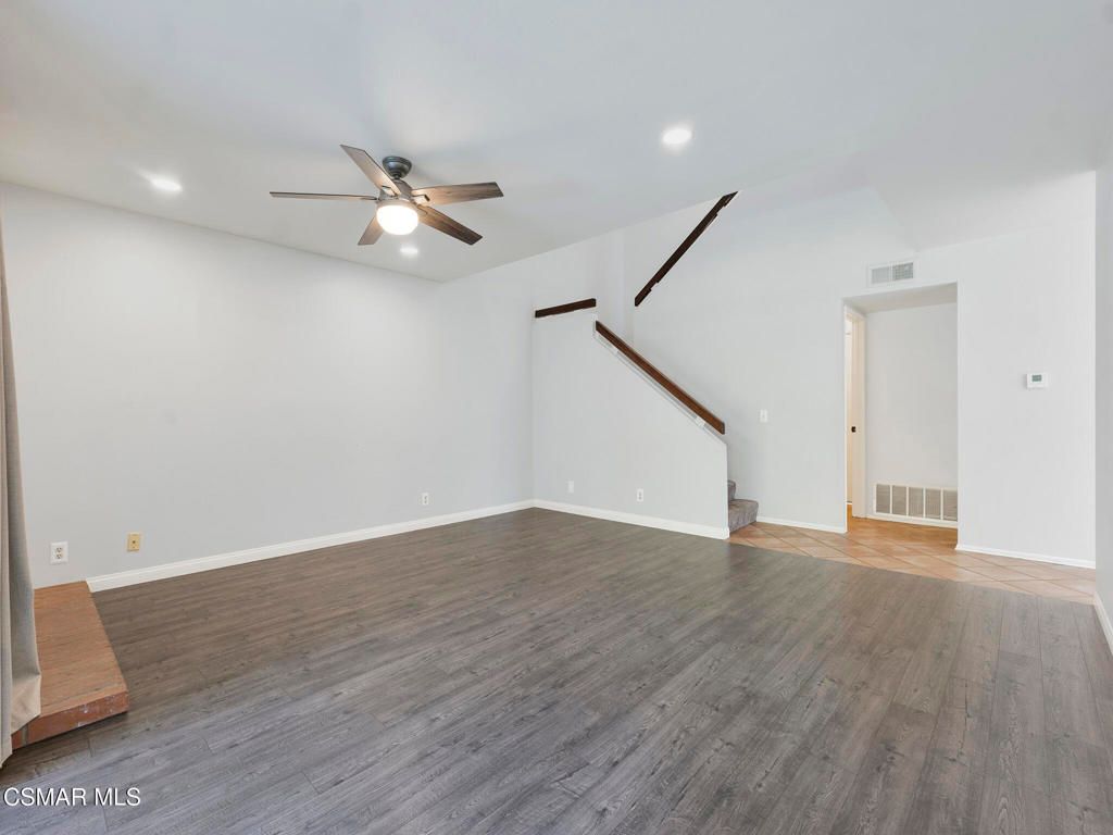 Image 9 of property listing at 833 Shadow Lake Drive, Thousand Oaks, CA 91360