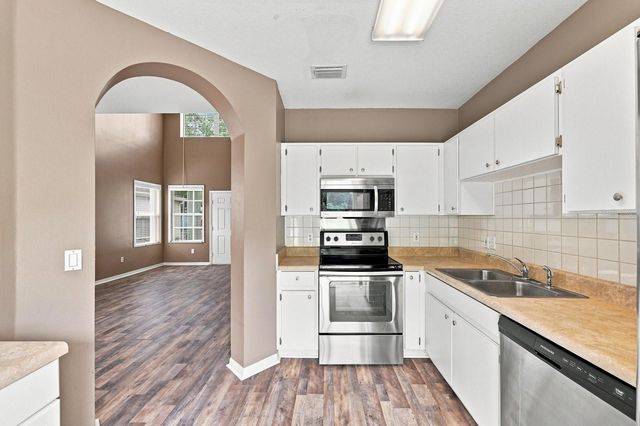 1717 MOSAIC FOREST DRIVE, Seffner, FL 33584