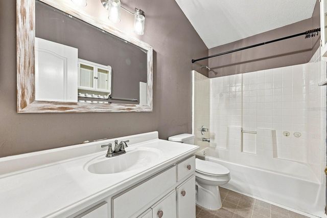 1717 MOSAIC FOREST DRIVE, Seffner, FL 33584