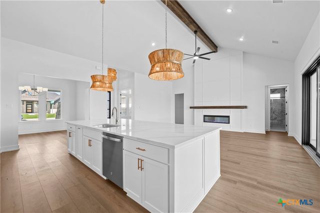6793 Kings Mill Drive, Salado, TX 76571